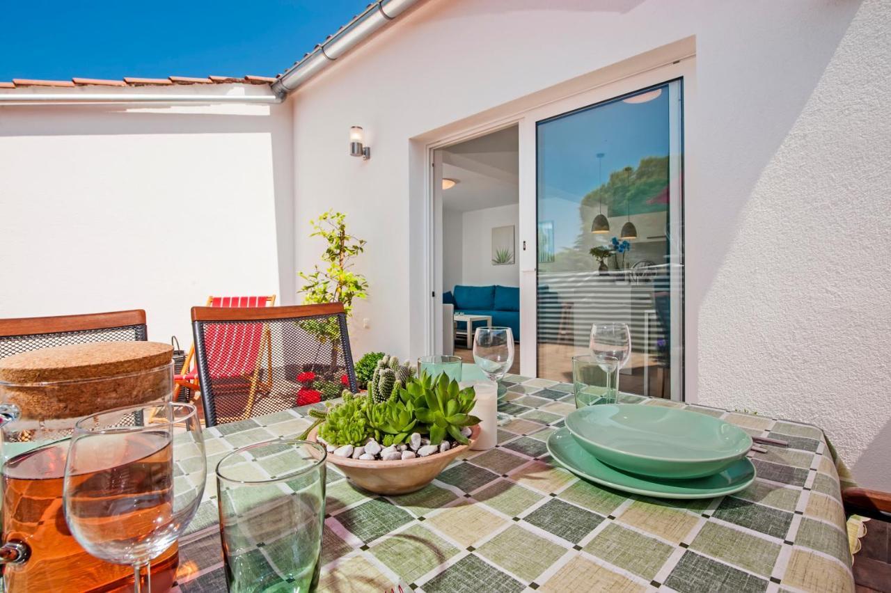 로비니 Little House - Just Few Steps From The City Center 빌라 외부 사진