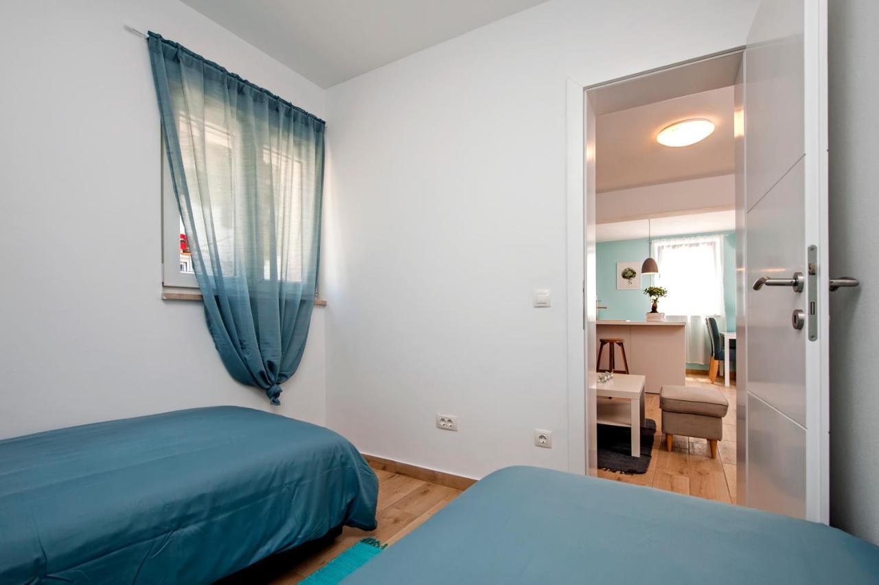 로비니 Little House - Just Few Steps From The City Center 빌라 외부 사진