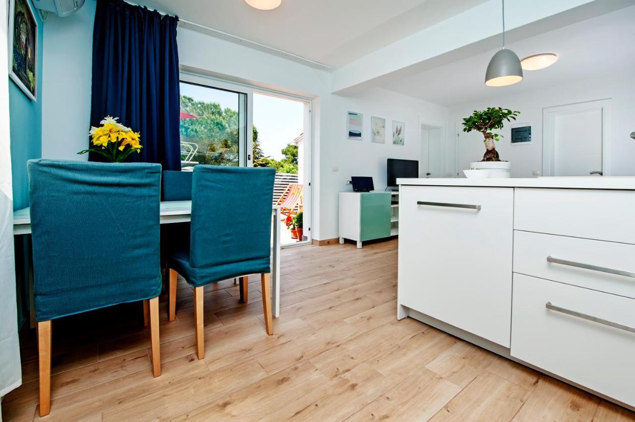 로비니 Little House - Just Few Steps From The City Center 빌라 외부 사진
