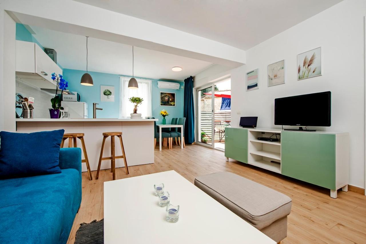 로비니 Little House - Just Few Steps From The City Center 빌라 외부 사진
