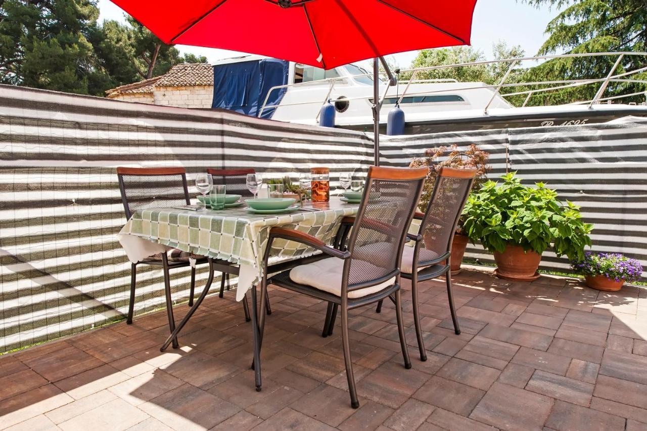 로비니 Little House - Just Few Steps From The City Center 빌라 외부 사진